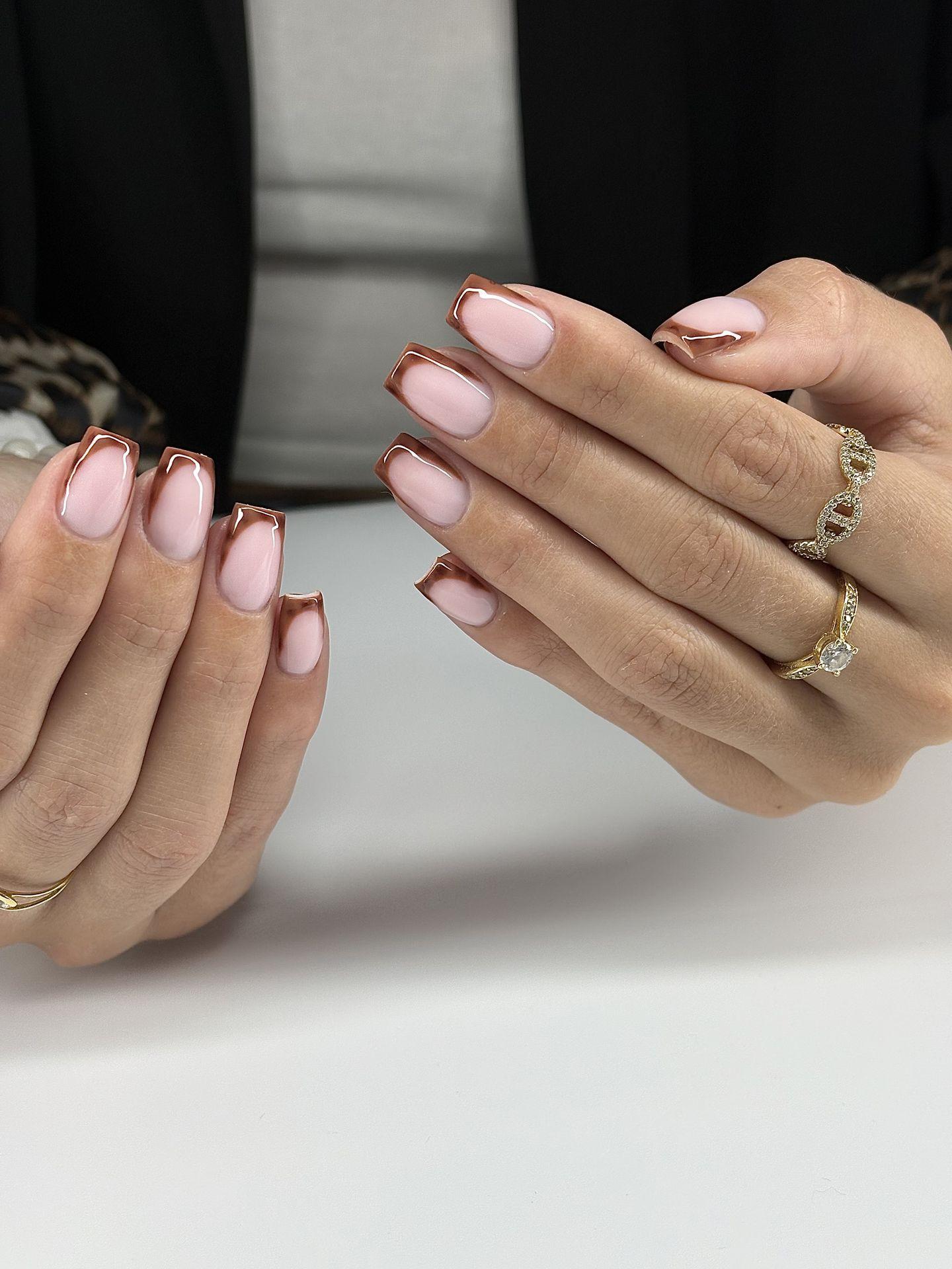 Ongles avec french marron